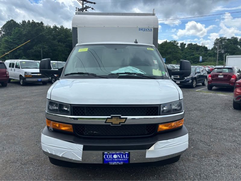 2025 Chevrolet Express Commercial Cutaway