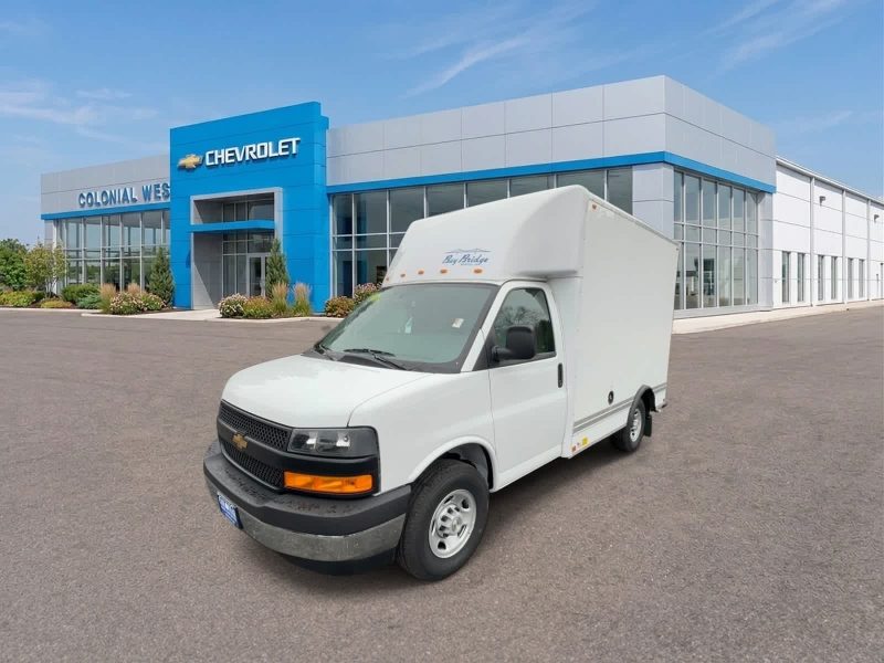 2025 Chevrolet Express Commercial Cutaway