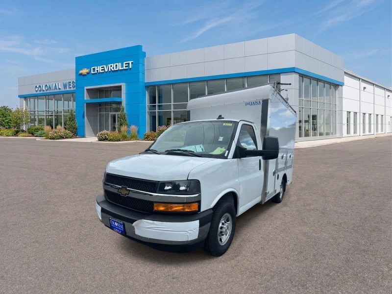 2025 Chevrolet Express Commercial Cutaway