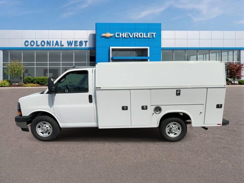 2024 Chevrolet Express Commercial Cutaway