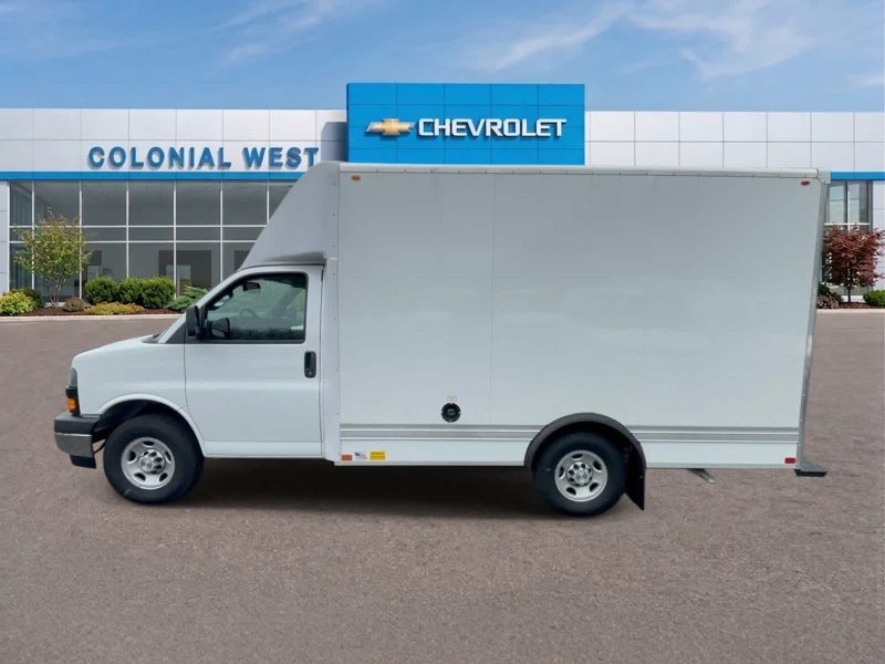 2025 Chevrolet Express Commercial Cutaway